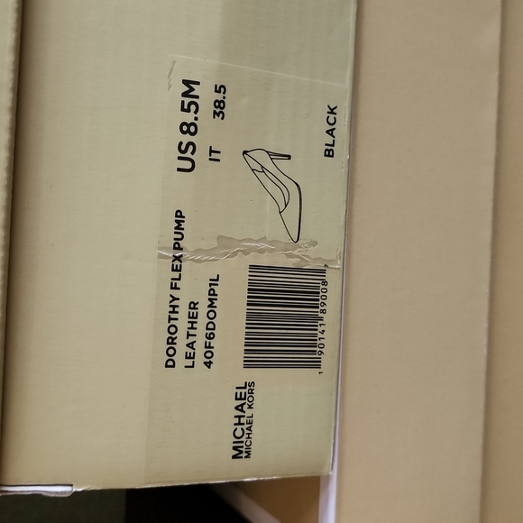 NWT - Michael Kors Dorothy Flex Pump - Picture 8 of 8
